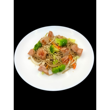 Гречана локшина з тунцем